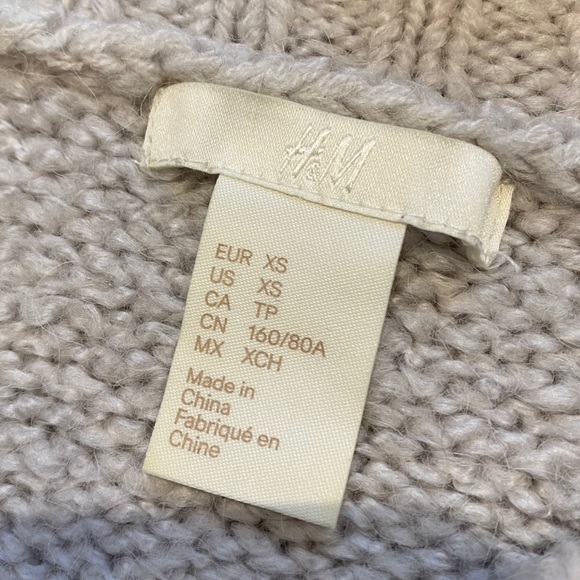 H&M Sweater - Picture 4 of 4